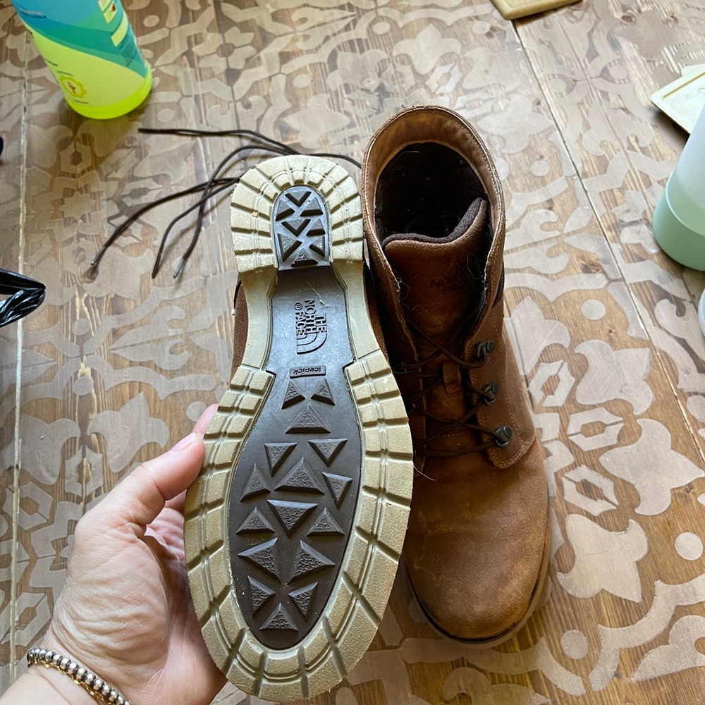 North face Hiking Boots - Picture 2 of 4